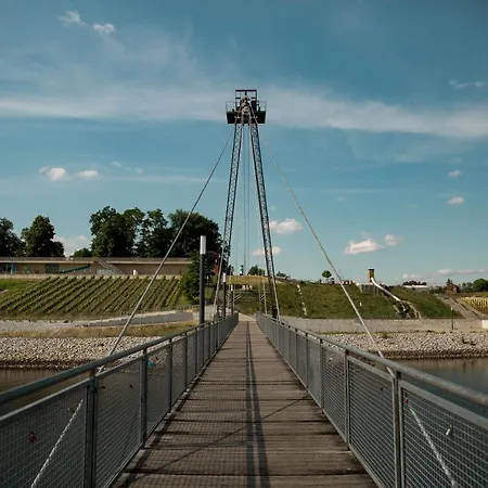 Moderne Mit Seeblick & Terrasse 96qm Grossraeschen