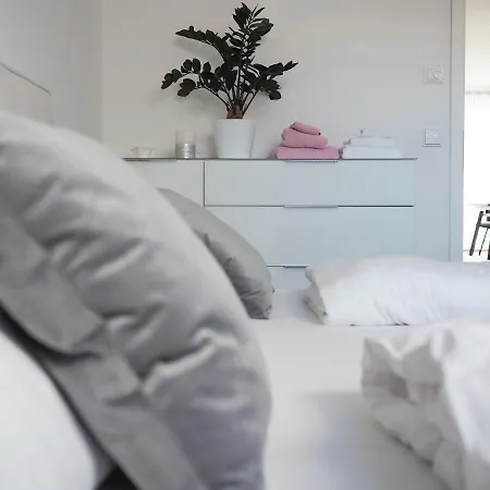 Lägenhet Moderne Mit Seeblick & Terrasse 96qm