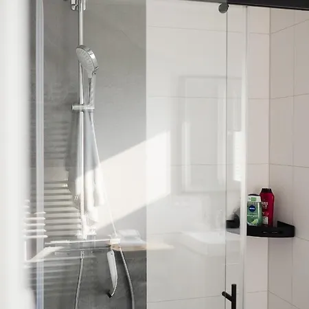 Moderne Mit Seeblick & Terrasse 96qm Grossraeschen