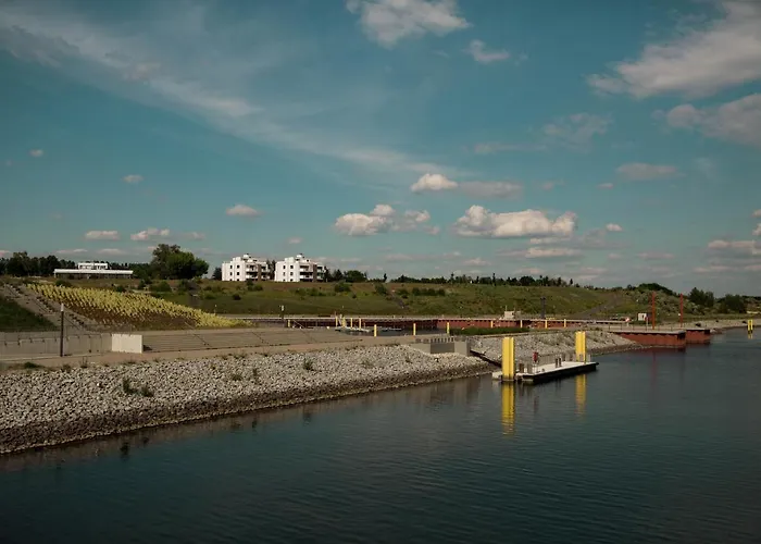 Moderne Mit Seeblick & Terrasse 96qm * Grossraeschen