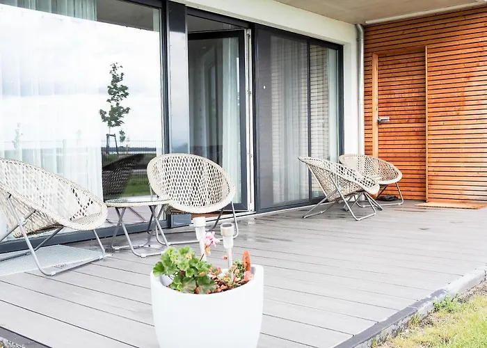 Moderne Mit Seeblick & Terrasse 96qm Grossraeschen